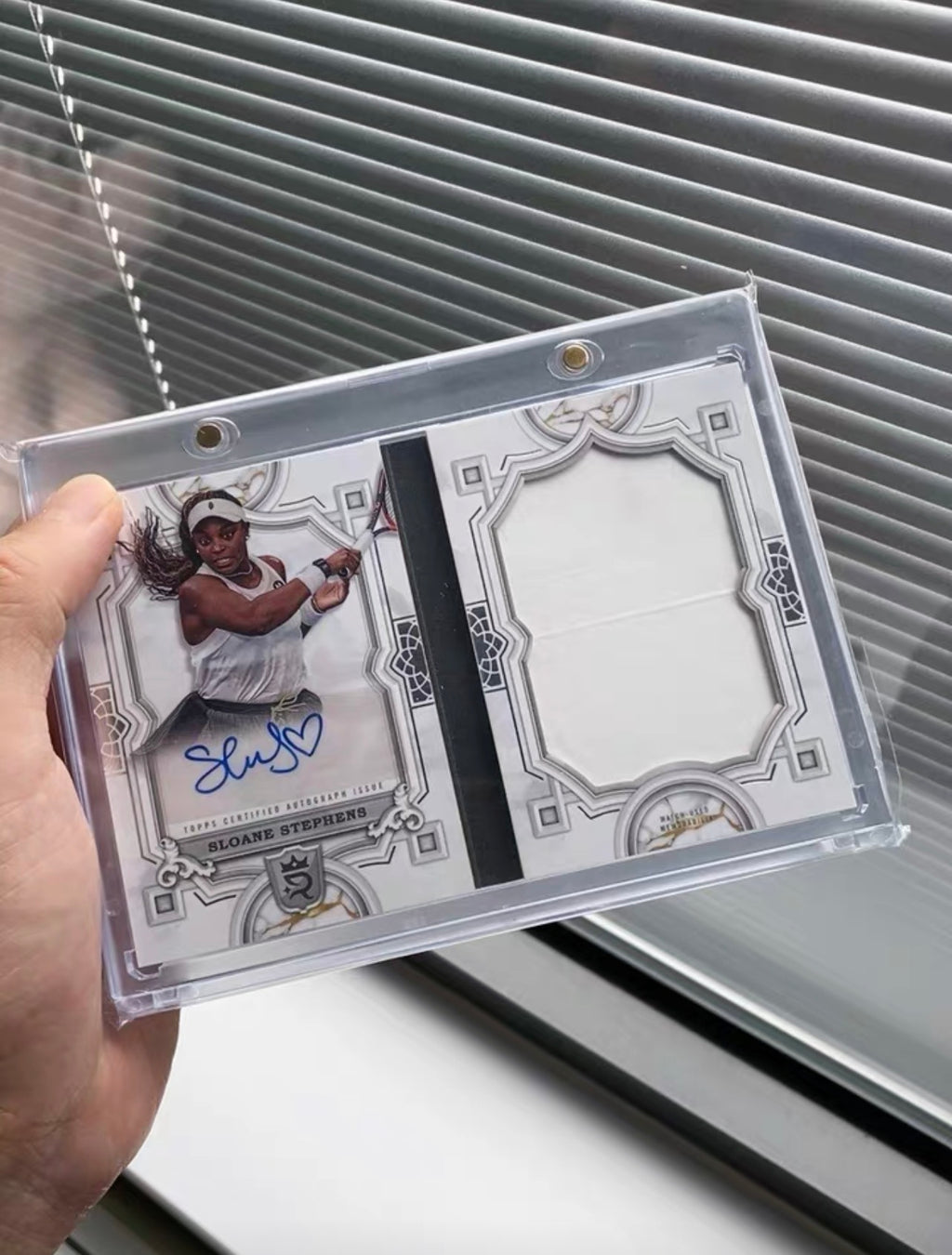 OneTouch Magnetic Acrylic Trading Card Display Stand | Pokémon • MTG • Yu-Gi-Oh • One Piece • Sports Cards - The Card Collective